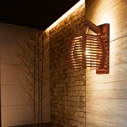 Wooden wall lamp